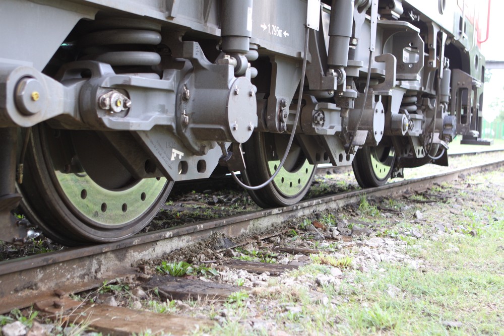 Varšuvoje sustojo traukinių eismas