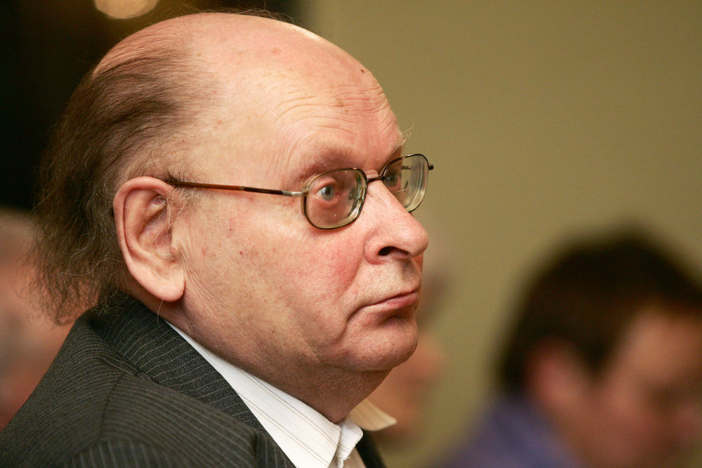 Mirė poetas J.Strielkūnas