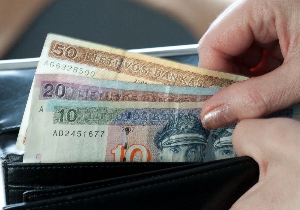 Pasitarimai dėl minimalios ir bazinės algų didinimo