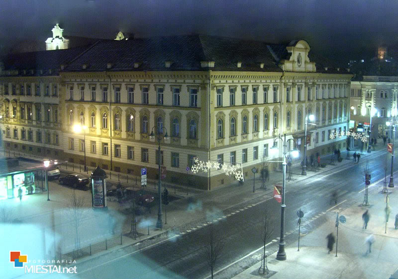 "Swedbank" už "Gedimino 9" prašo 125 mln. litų 