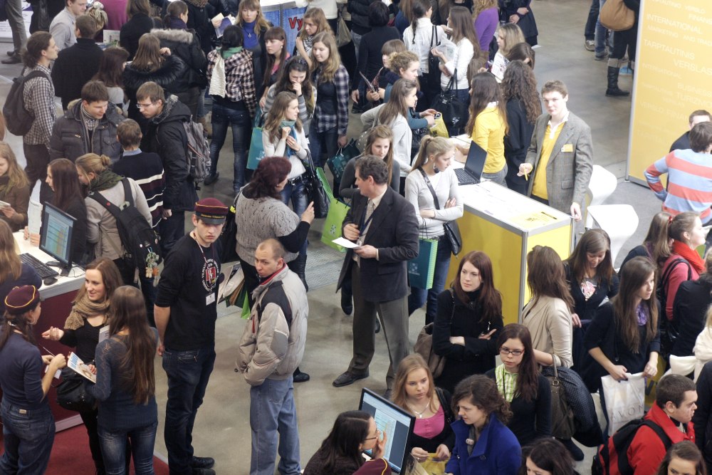 Kurios aukštosios mokyklos išleidžia daugiausiai bedarbių