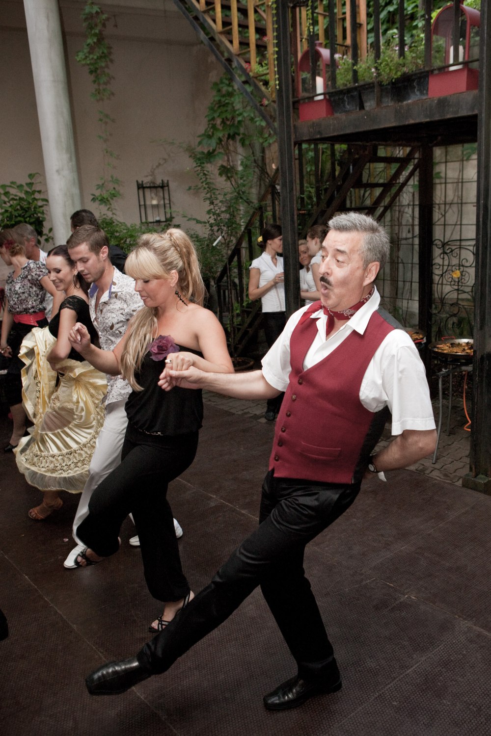 Televizijos surems ragus šokių aikštelėje