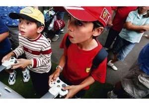 Zaidimai_playing-video-games