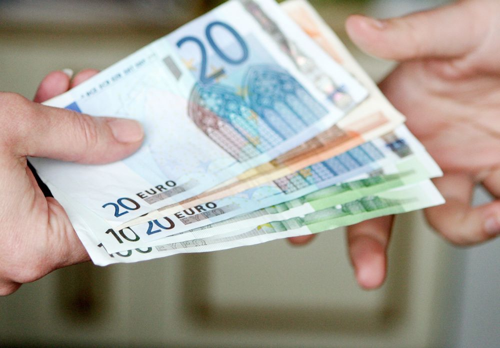 Graikija sutiko apkarpyti valstybės išlaidas 24 mlrd. eurų