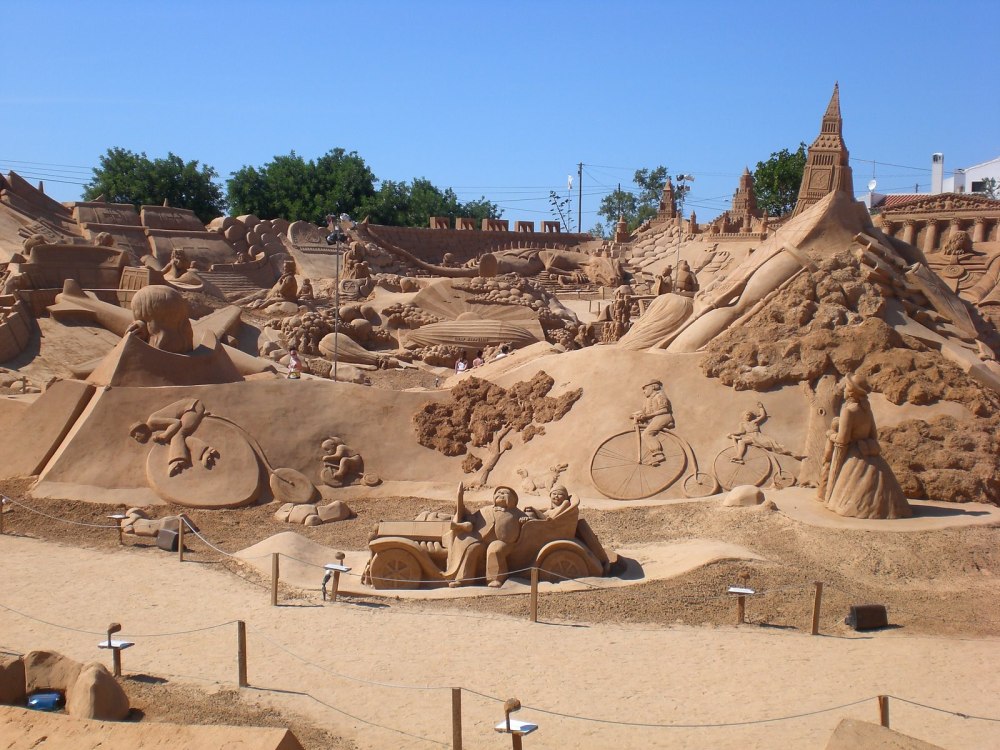 Smėlio karalystėje – ir lietuvio darbai