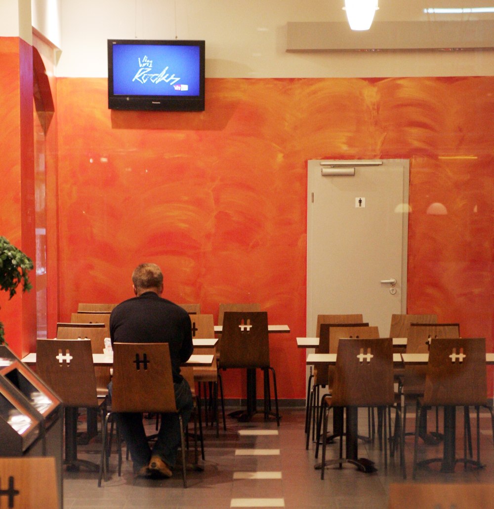 Kavinės ir restoranai – vis dar žemyn