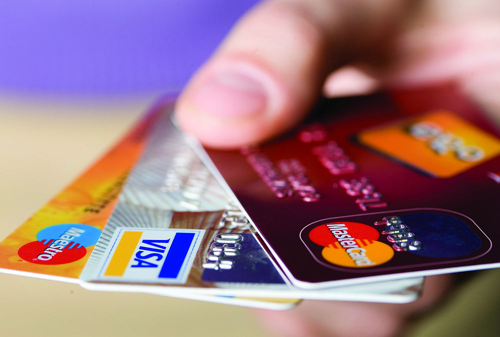 Bankai siūlo internete atsiskaityti debetinėmis kortelėmis