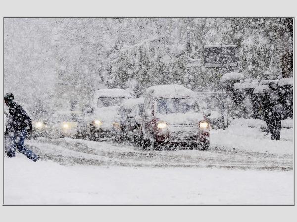 Europoje sumaištį sukėlė sniegas ir šaltis