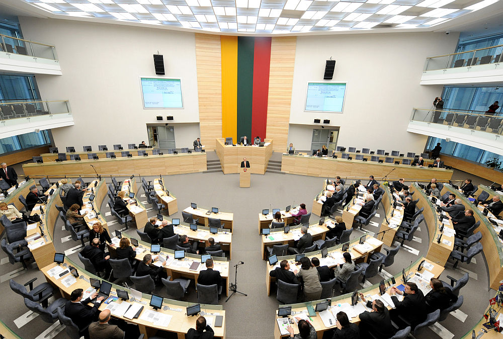 Krikščionių partijos frakcija parengė pareigūnams aktualias įstatymo pataisas