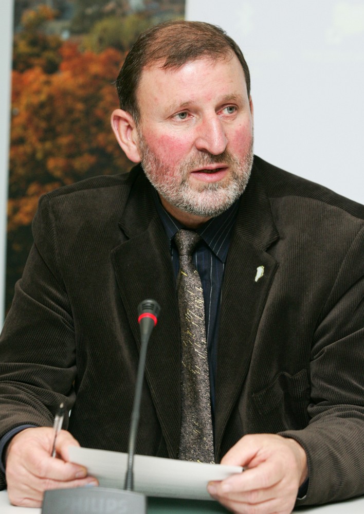 J.Šimėnas vėl kaltinamas klastojęs komiteto poziciją